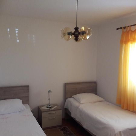 Apartment Bise Рогозница Екстериор снимка