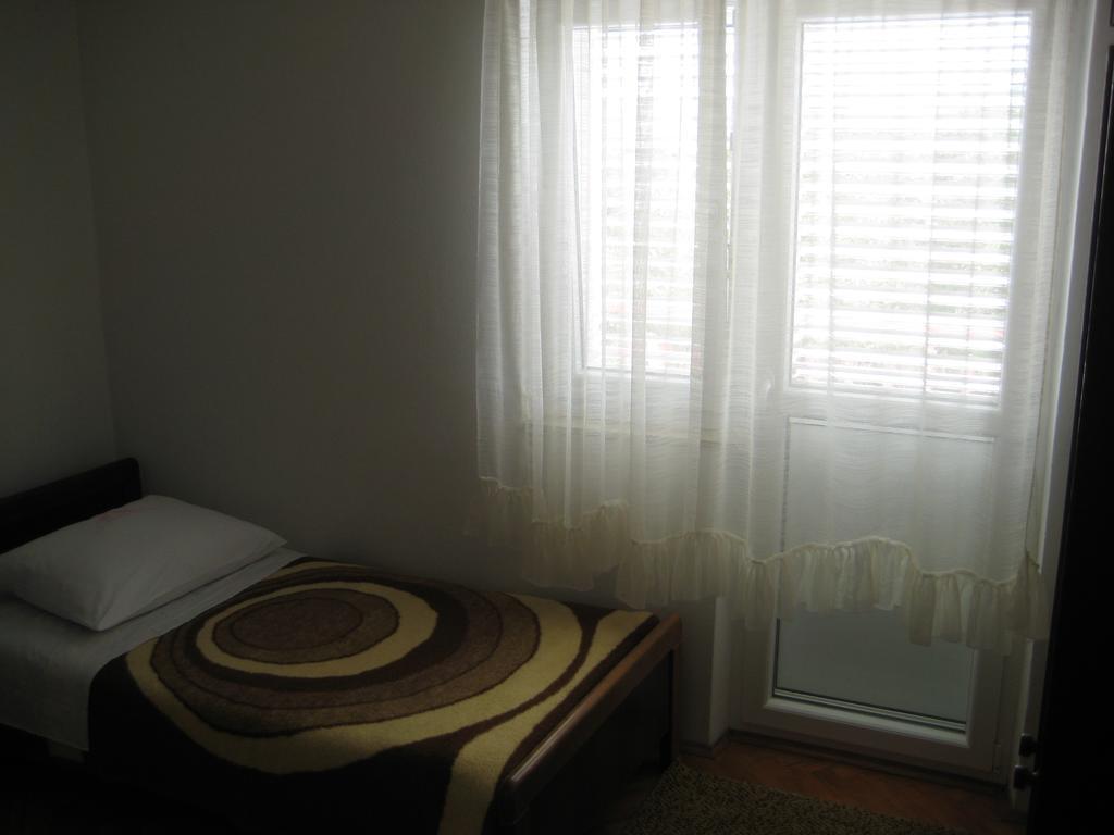 Apartment Bise Рогозница Екстериор снимка