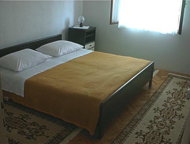 Apartment Bise Рогозница Екстериор снимка