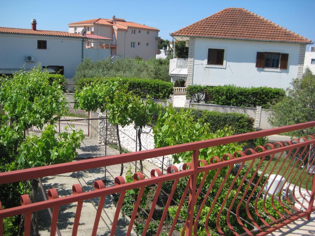 Apartment Bise Рогозница Екстериор снимка
