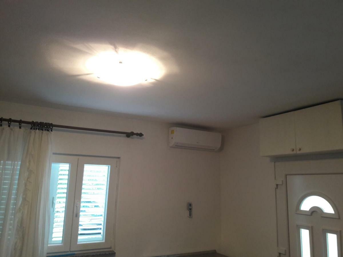 Apartment Bise Рогозница Екстериор снимка
